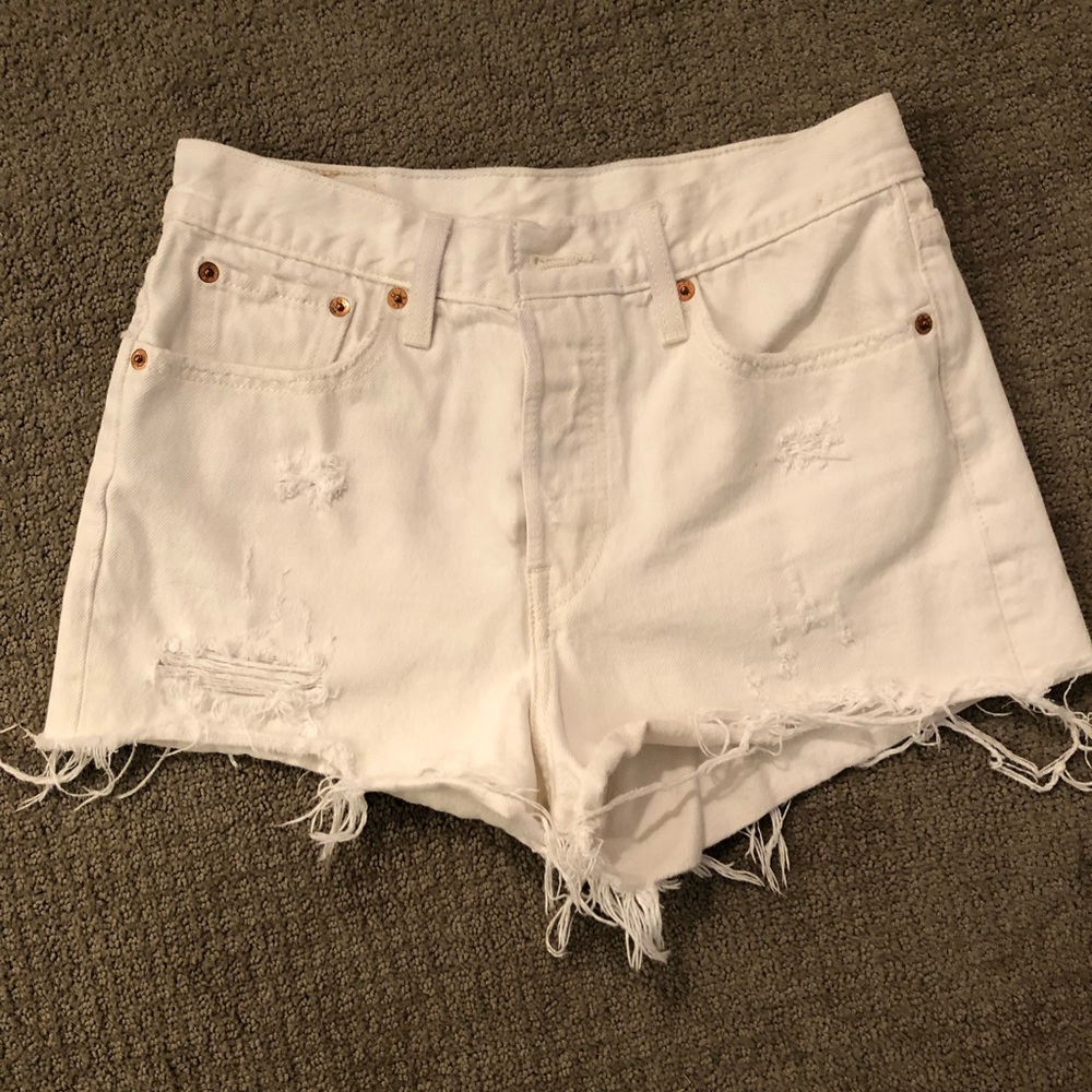 White Levi distressed jean shorts